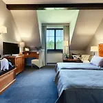 Dr Irena Eris Wzgorza Dylewskie Hotel Wysoka Wieś